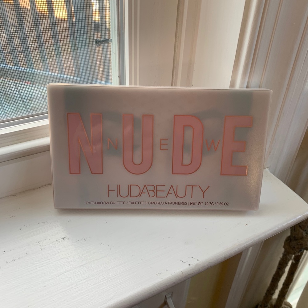 Huda Beauty New Nude Eyeshadow Palette